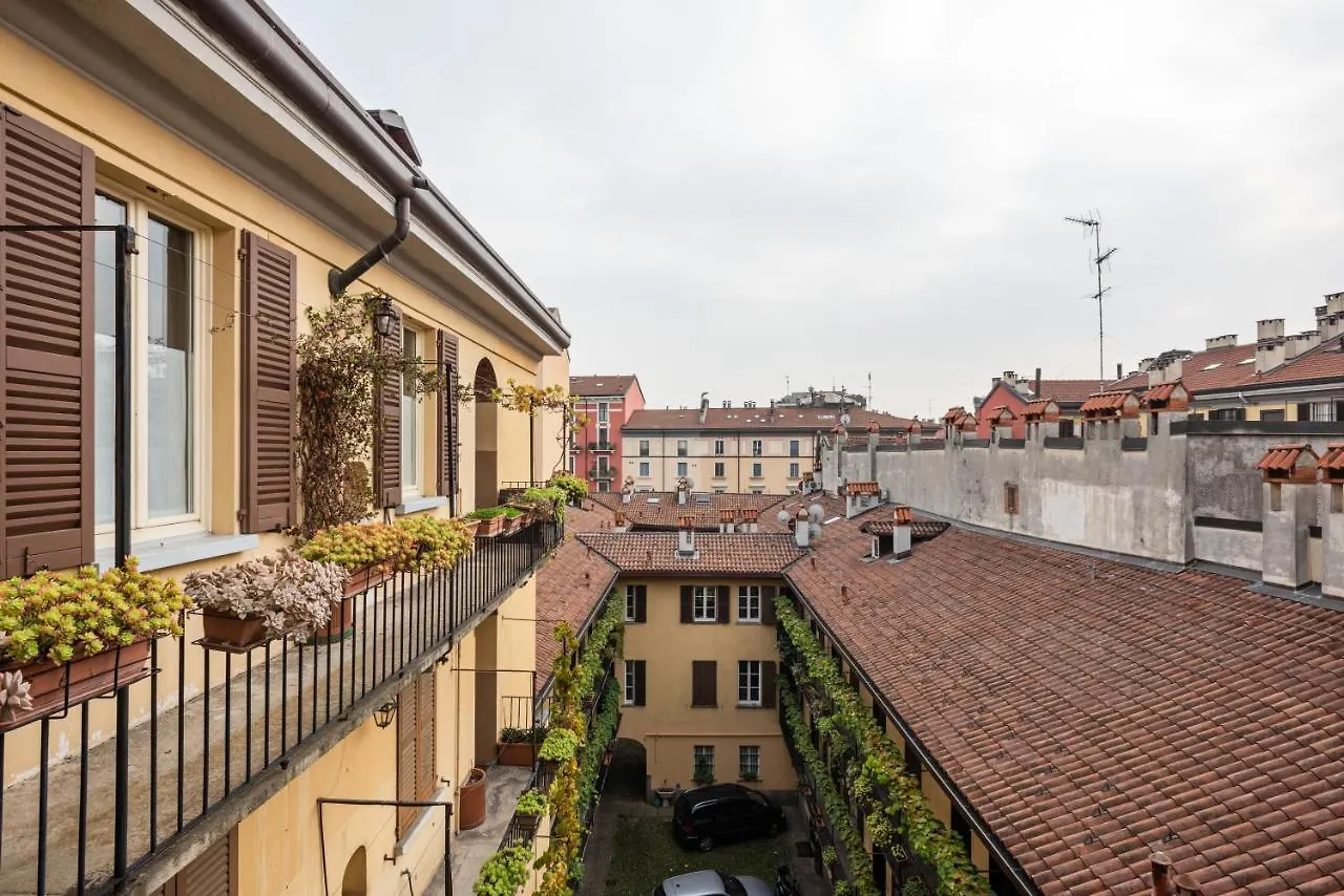 Duplex Incantevole Sui Tetti Nel Cuore Dei Navigli Μιλάνο Διαμέρισμα