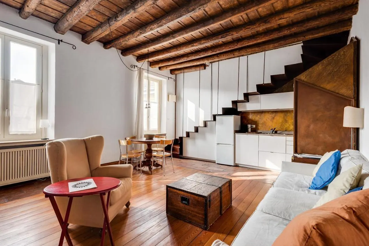 Duplex Incantevole Sui Tetti Nel Cuore Dei Navigli Milan 0*,  Italy